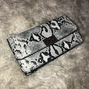 SNAKE SKIN CLUTCH